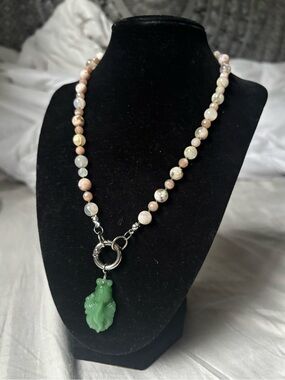 Flower agate, and Jade gemstone necklace.